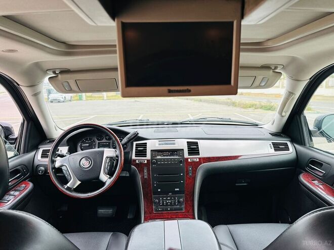 Cadillac Escalade-18