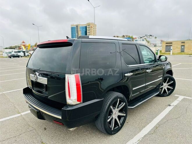 Cadillac Escalade-7