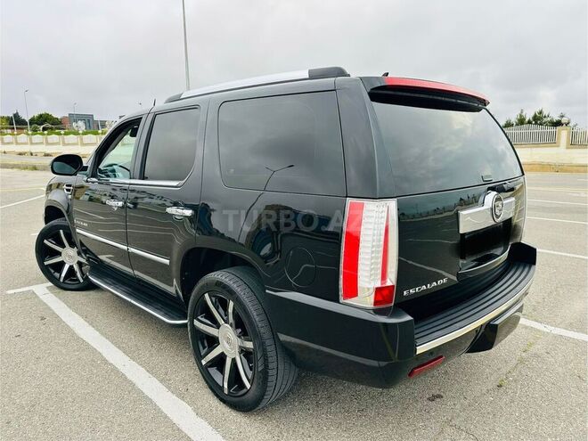 Cadillac Escalade-6