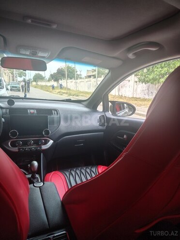 Kia Rio-10