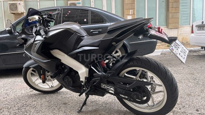Bajaj Pulsar RS 200-5