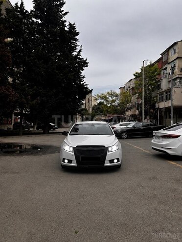 Chevrolet Cruze-1