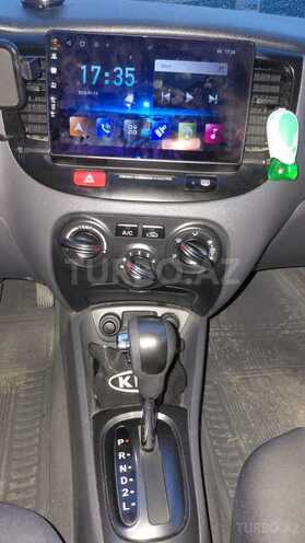 Kia Rio-10