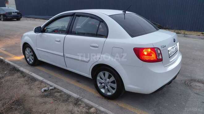 Kia Rio-5