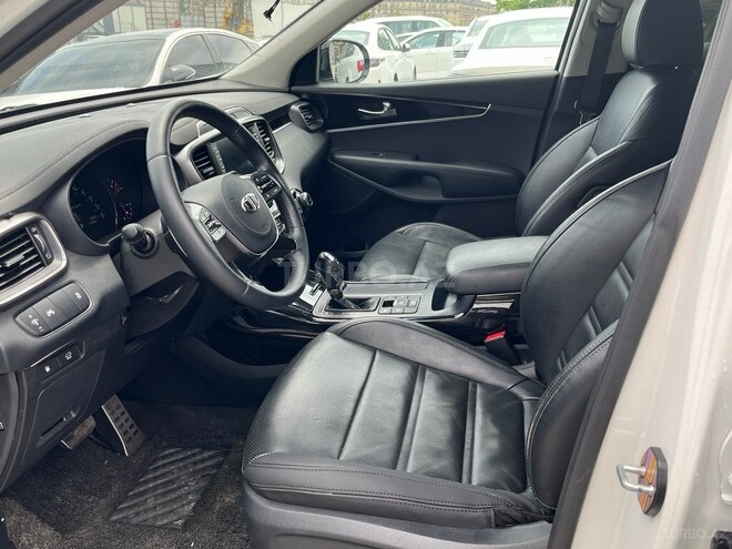Kia Sorento-24