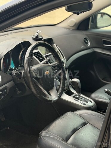 Chevrolet Cruze-12