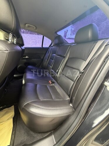 Chevrolet Cruze-11