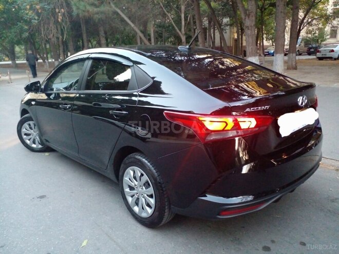 Hyundai Accent-4