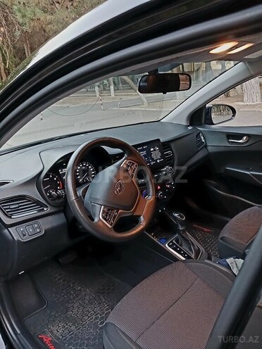 Hyundai Accent-8