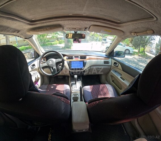 Mitsubishi Lancer-6