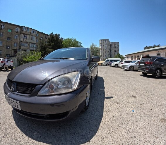 Mitsubishi Lancer-4