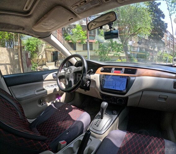 Mitsubishi Lancer-7
