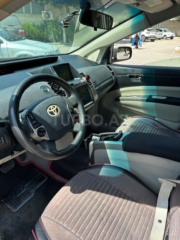 Toyota Prius-10