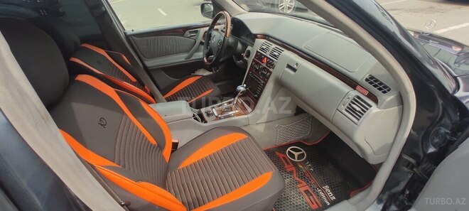 Mercedes E 280-10