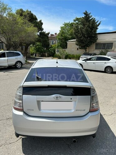 Toyota Prius-3