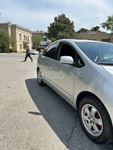 Toyota Prius-6
