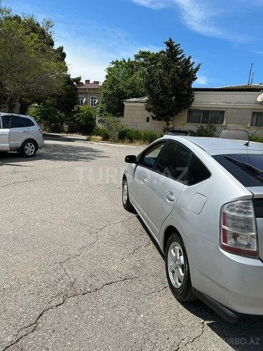 Toyota Prius-8