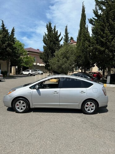 Toyota Prius-4