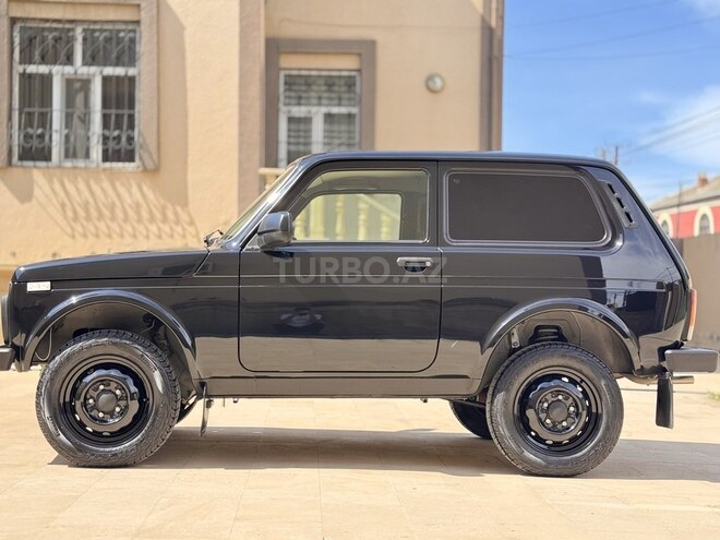 LADA (VAZ) Niva-8