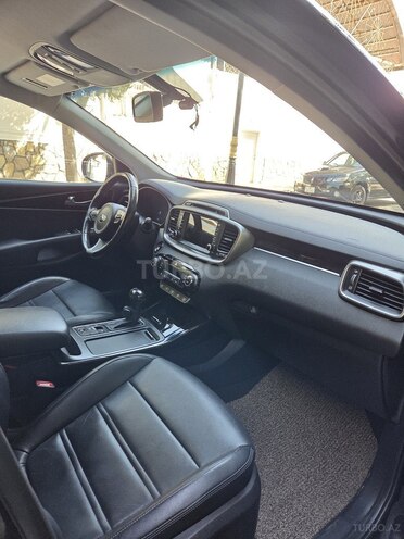 Kia Sorento-8