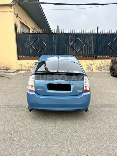 Toyota Prius-4