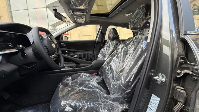 Hyundai Elantra-9