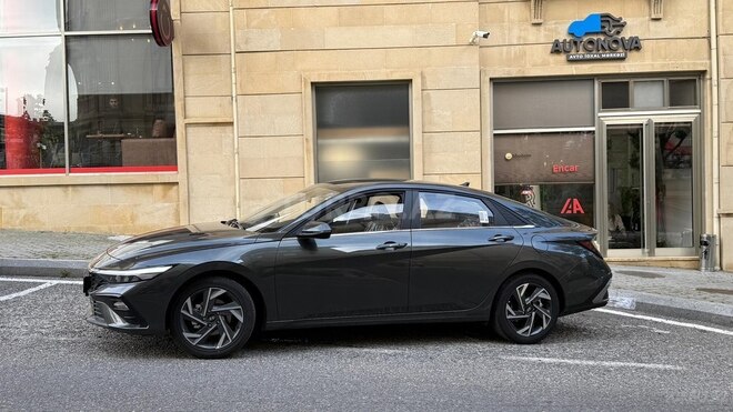 Hyundai Elantra-2
