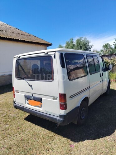 Ford Transit-2