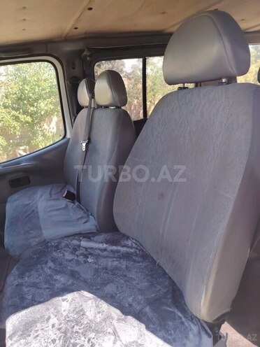 Ford Transit-4