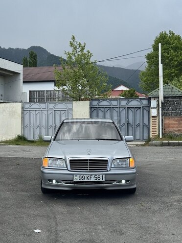 Mercedes C 240-1