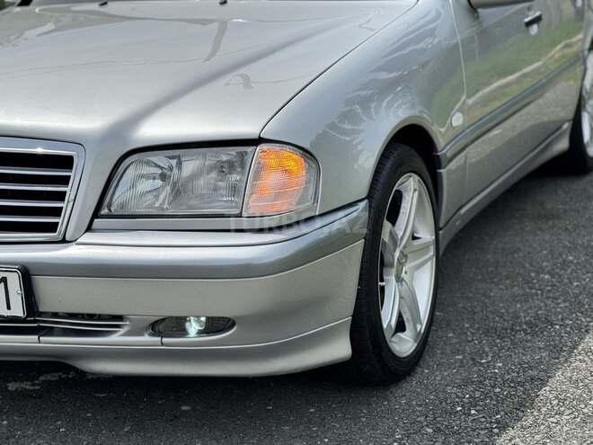 Mercedes C 240-10
