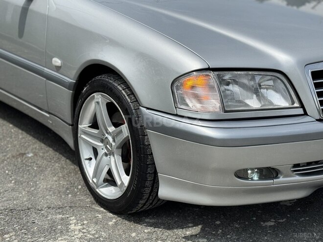 Mercedes C 240-11