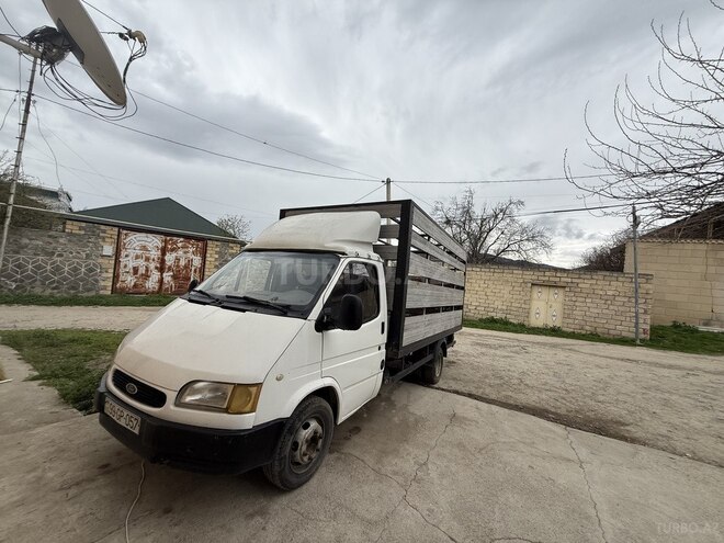 Ford Transit-1
