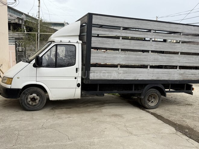 Ford Transit-5