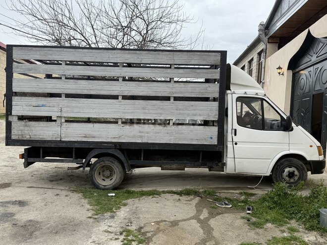 Ford Transit-7
