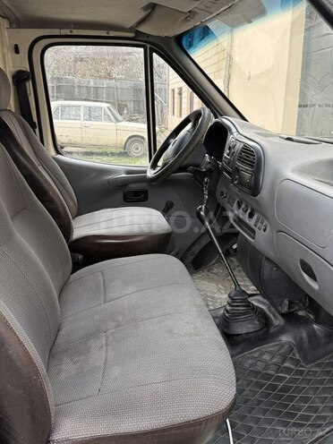 Ford Transit-9