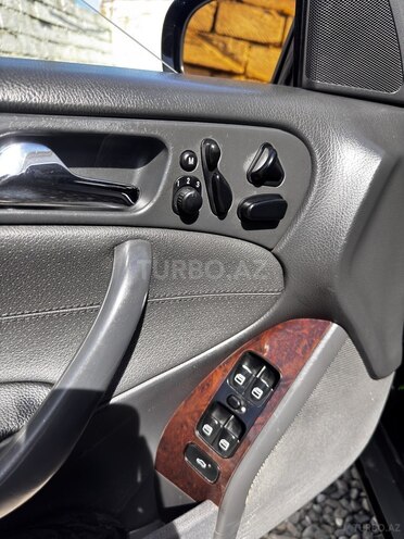 Mercedes C 240-11