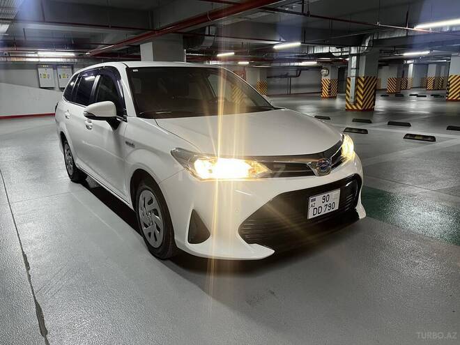 Toyota Corolla Fielder-1