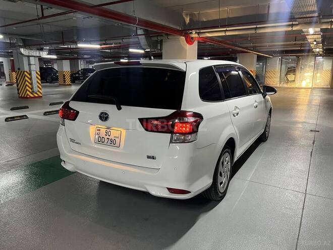 Toyota Corolla Fielder-3
