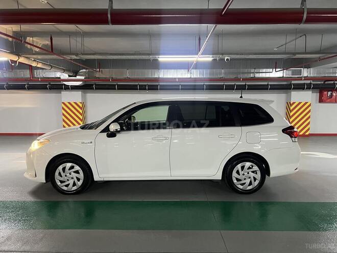 Toyota Corolla Fielder-6