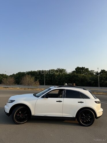 Infiniti FX35-3