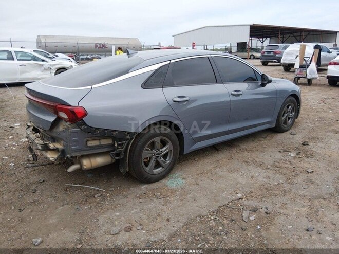 Kia K5-4