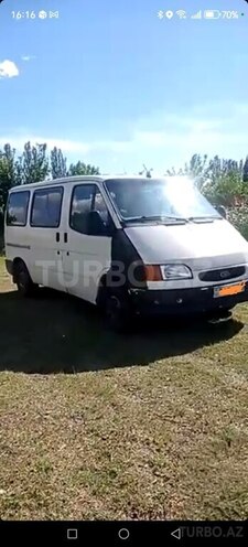 Ford Transit-7