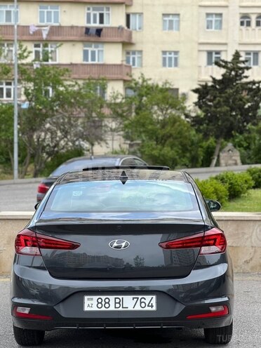 Hyundai Elantra-5