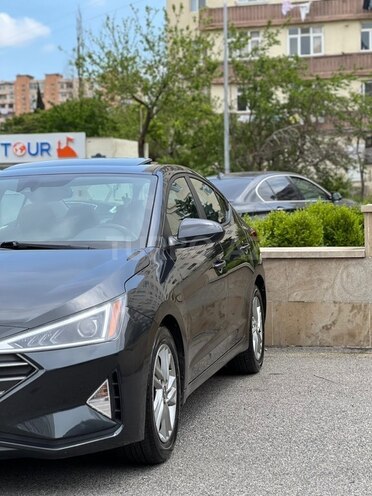 Hyundai Elantra-10