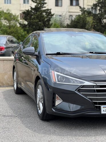 Hyundai Elantra-9