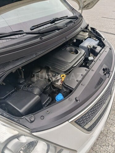 Hyundai H-1-8