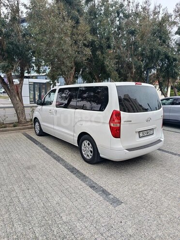 Hyundai H-1-4