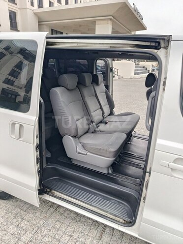 Hyundai H-1-6