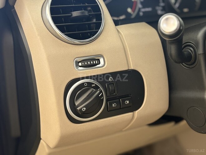 Land Rover Discovery-16
